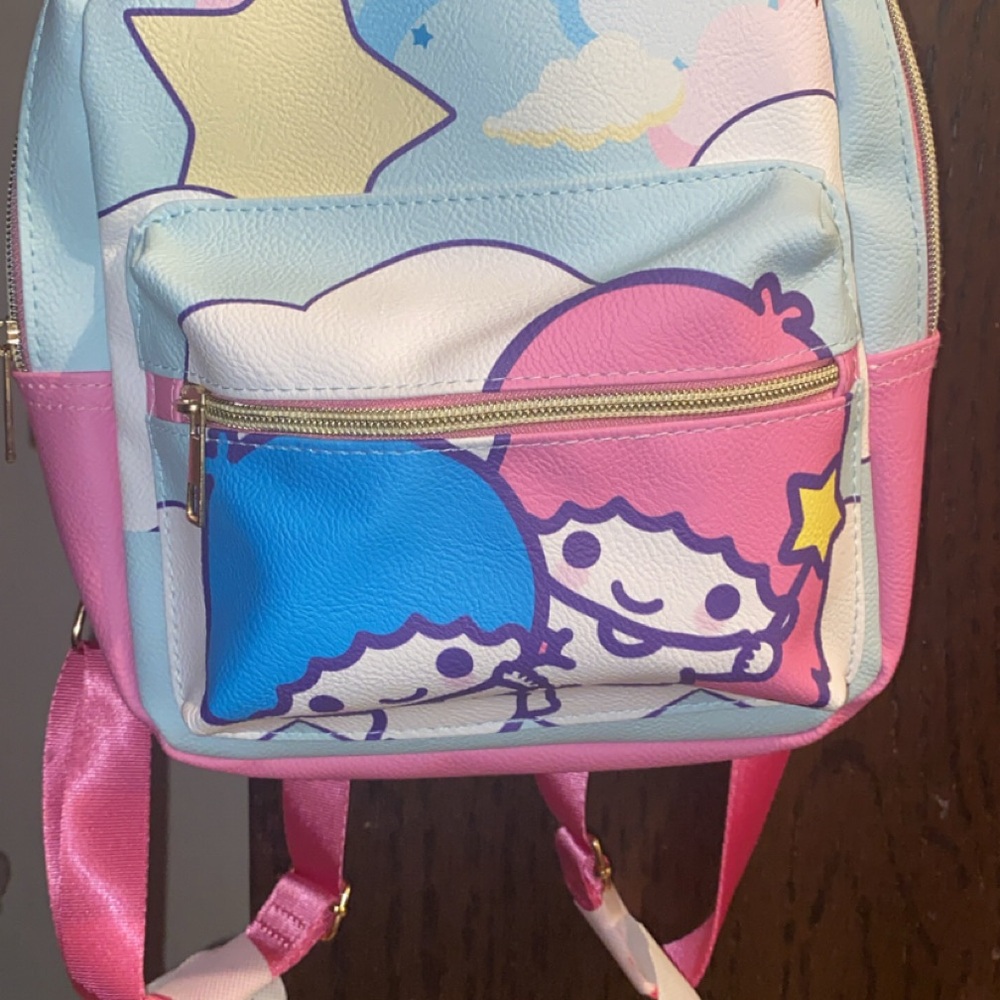 Lounge fly twin star Kiki, and Lalala bag NWT never been used smoke free home !